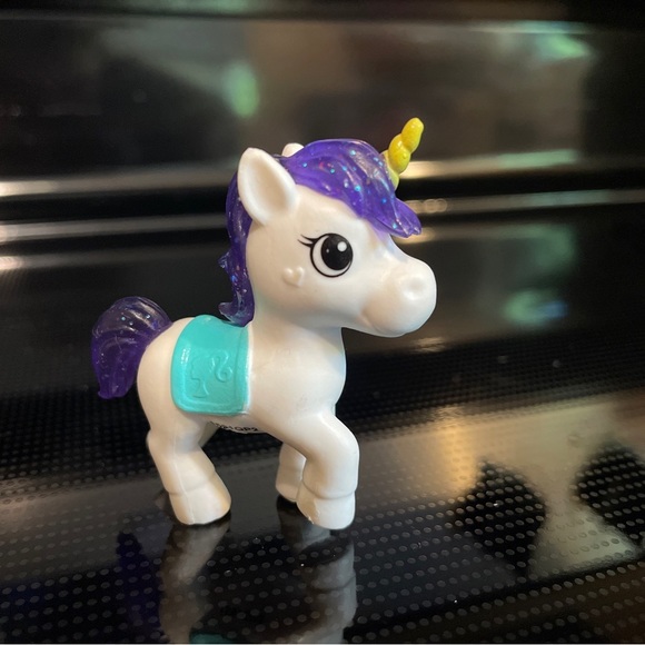 💜 Barbie  Dreamtopia Pet Sparkle Cake Unicorn White Pony Mattel 77 - Picture 2 of 5